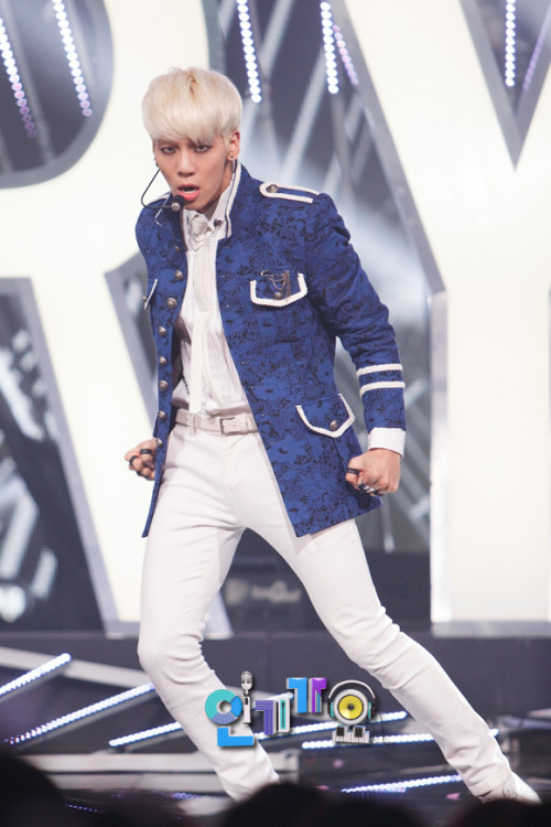 forevershiningshinee:[Official] SBS Inkigayo Official Photos - SHINee ‘Everybody’ Stage 131021 (8P)C