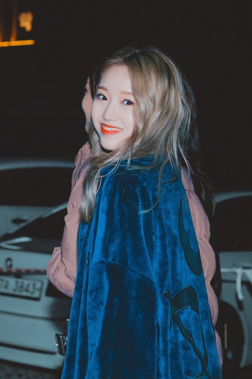 evildeadtrap:12loona:© lomography | do not edit or crop logo.(1, 2, 3)gowon serving louche … serving