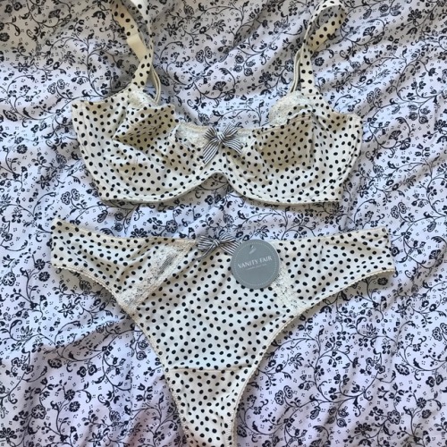 Lingerie Sale : DD-cups / All brand new with tags still attached / Payment by Paypal / DM if interes
