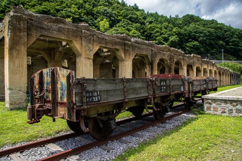 野反湖の帰りに､太子駅跡へ立ち寄って見た。群馬鉄山の鉄鉱石の輸送路線の駅舎として､戦後の日本復興に貢献したらしい。#六合　群馬県 TOSHIさんはTwitterを使っています