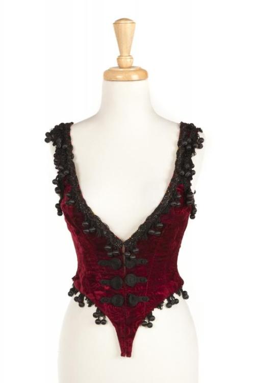 fashionsfromhistory:Costume from the Don Juan Scene in “The Phantom of the Opera”Alexandra Byrne2004