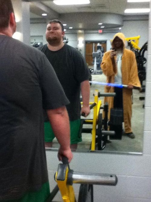 thesassyblacknerd:  nikkisavage:  cully-bear:  trustedwings:  My friend Tyler is trying to lose weight and he asked my other friend Orlando to train him. Tyler was embarrassed to go to the gym though so Orlando is taking care of that by dressing up as