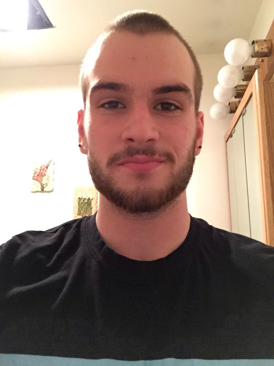 straightalphamen:  19yo straight stud