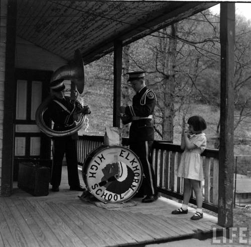 Off to the marching band convention(Allan Grant. 1953)