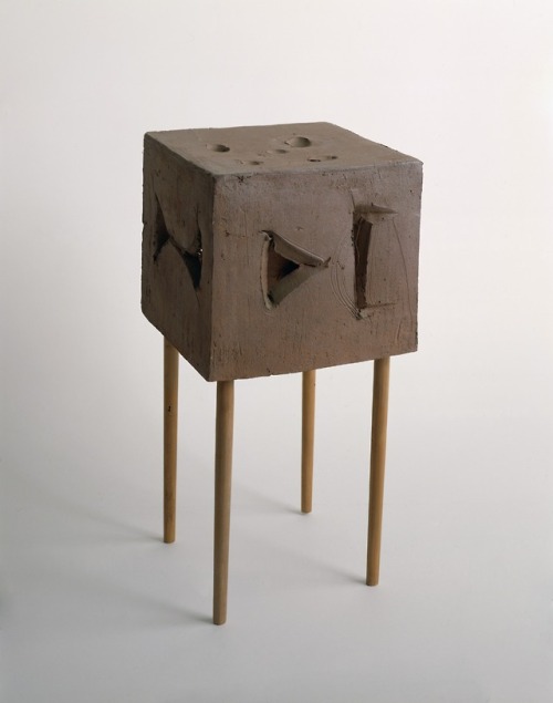 Isamu Noguchi, Large Walking Box, 1952,  Karatsu stoneware, wood dowels Photo: Kevin NobleThe N