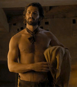 because-b:  Daeny was really thirsty. The same as seeing Cal Morrison booty in Orphan Black. 83 Which reminds me, Rachel Duncan was also thirsty this week. lol 
