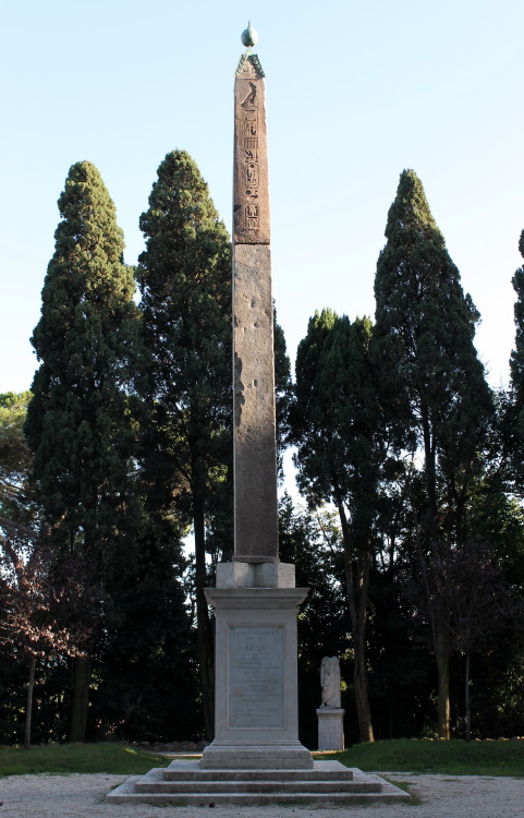 echiromani:MatteianoThe Matteiano obelisk is perhaps Rome’s most obscure, as it is located in the Vi