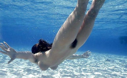 Naked girls underwater pussy