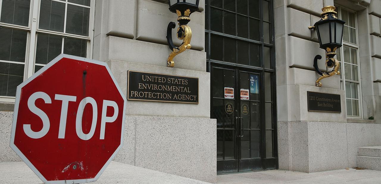 the-future-now:  Trump just banned EPA employees from posting on social mediaTrump