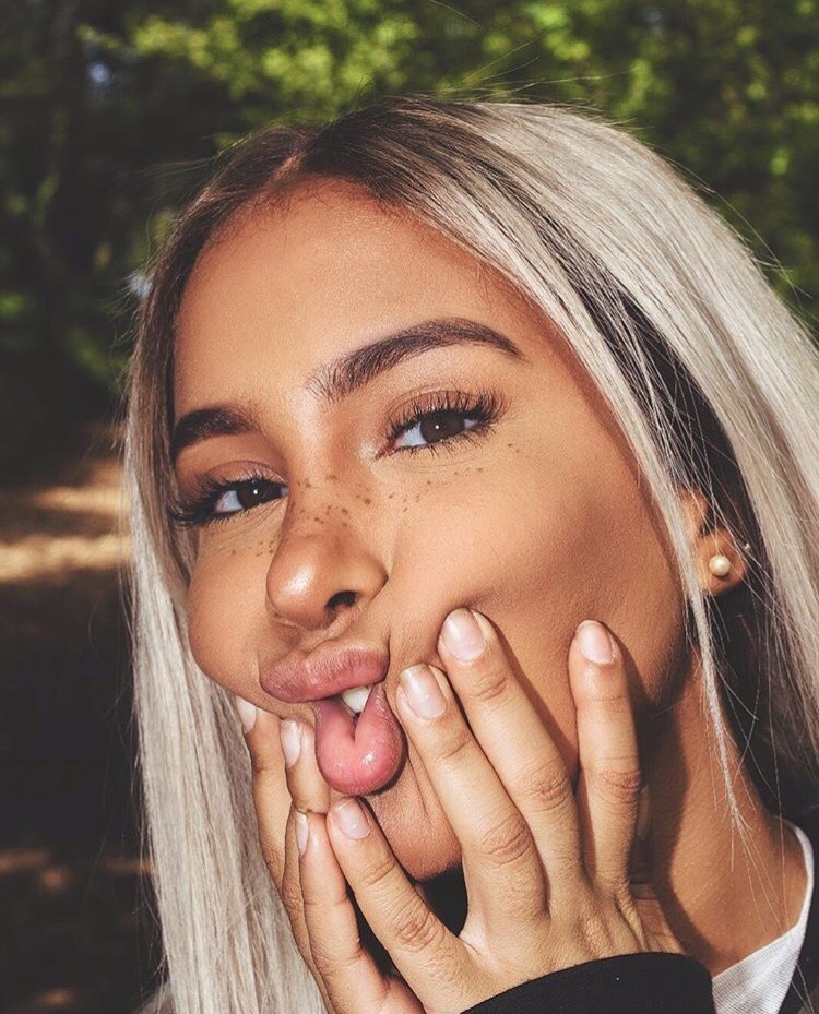 bombshellssonly:  @yellowblao