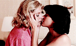 no-you-cant-watch:   “It’s a curious, wanting thing.” - Sarah Waters, Fingersmith