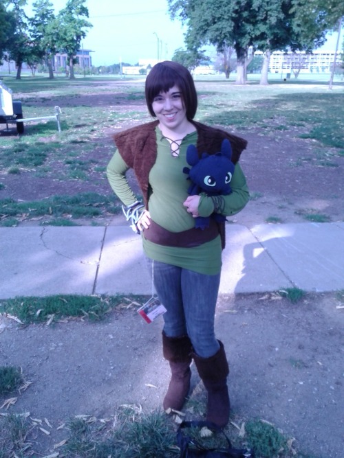 der-wald-prinzessin:Here are some pics I took during gencon. I’m female Hiccup, and my friend is Col