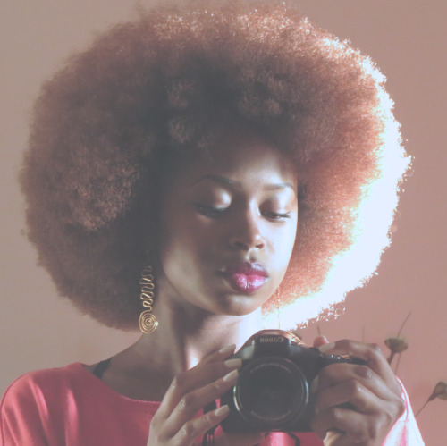 zumainthyfuture:  ericaleshai:  My fro is growing :)  Beautiful.