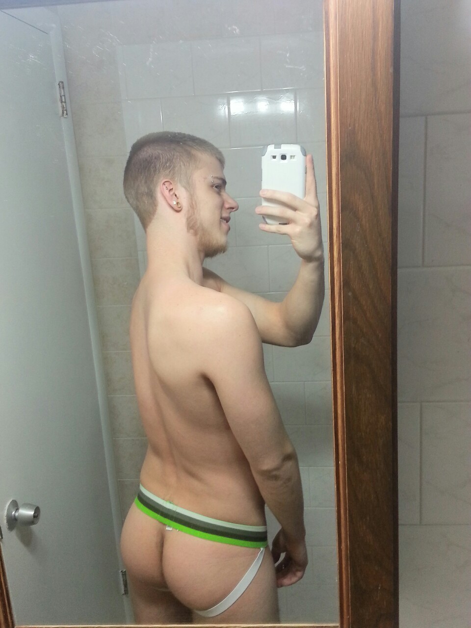 tonitokings:  littlebearchaser:  Thank you anon follower for the birthday jock! I