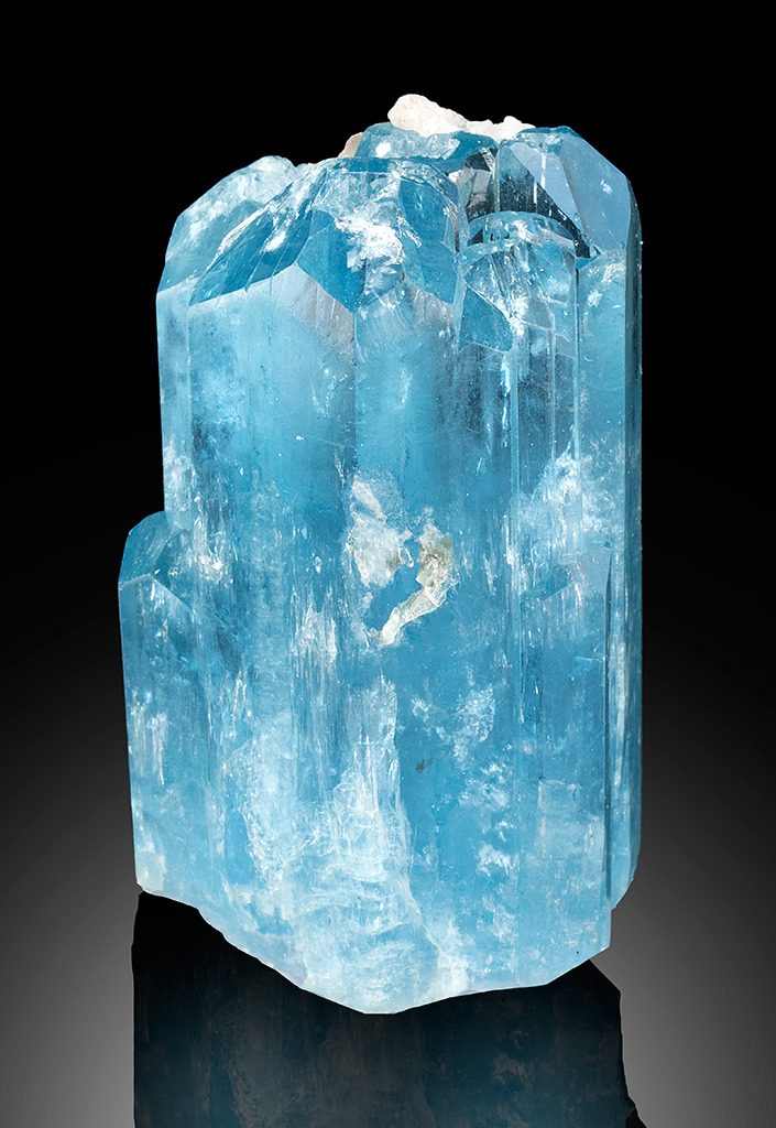 bijoux-et-mineraux:Aquamarine -  Thuong Xuan, Thanh Hoa, Vietnam  