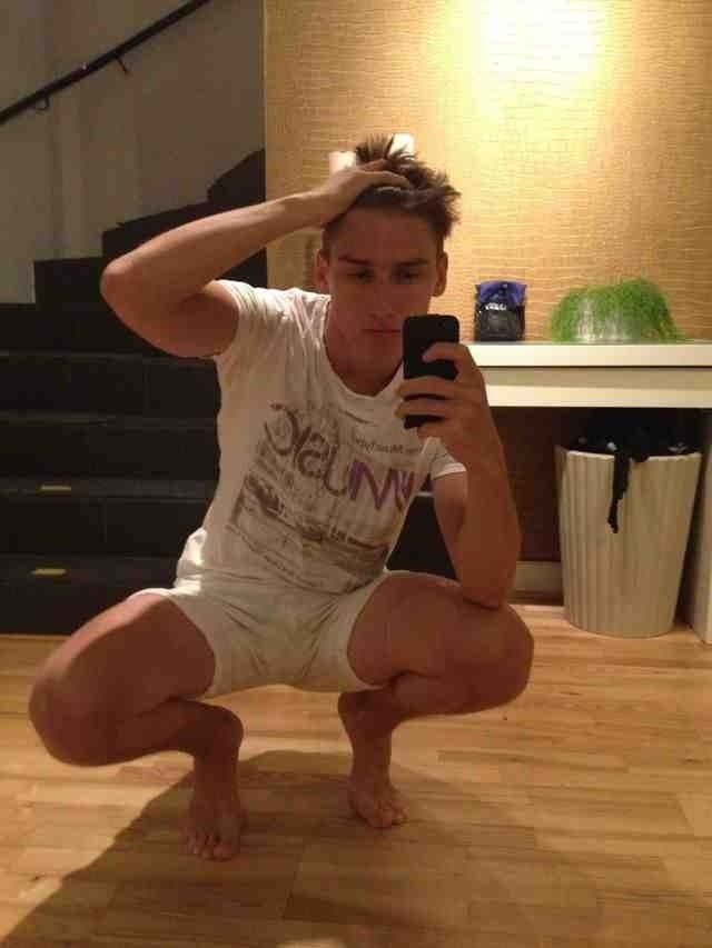 betterthanpornnn:  crotchology:  Send in submissions like this. 🙌  Snapchat me: