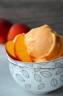 do-not-touch-my-food:  Peach Frozen Yogurt