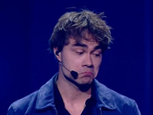 prettypetitpanda: “Watching Eurovision voting results” Moodboard