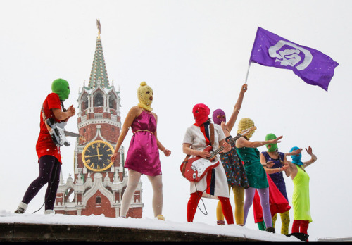 We’ll take you on a journey from the cathedral altar deep into the vaults of the Kremlin itself. Hop