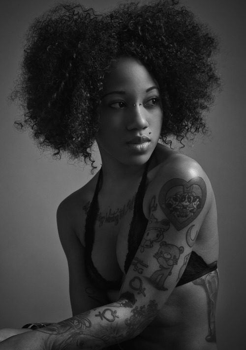 ohhipeskypie:  “The human body is the best work of art.” - Jess C. Scott { photo } Daniel Mezick | MM: #277995