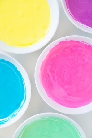 sweetoothgirl:   DIY Tie Dye S’mores  