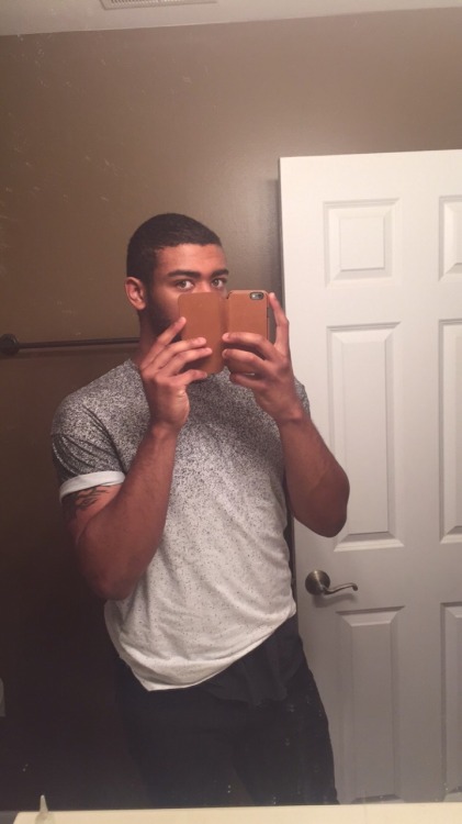 croptopteddybear:  Last selfies of 2015! Tagged by @masturbasic   This year sucked just like every other year, frankly.   I’m tagging @togepistew @axintvs @fynneon @orb-ddy @freekumdress @jevonty @apimeleki @moistn 