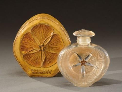 cair–paravel: Bottle by René Lalique for ‘Narkiss’ by Roger et Gallet, 1912