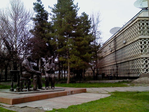 anemoneberlin:Statue und Architektur in Dushanbe,Tadjikistan