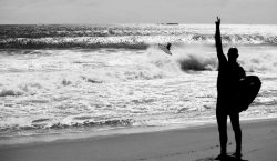 surf-fear:  photo by Nick Lavecchia