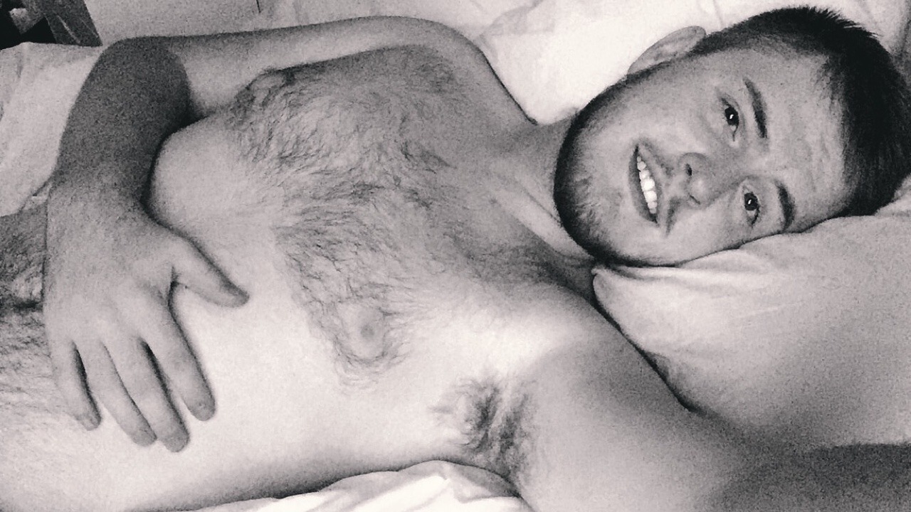 jellybiscuit:  i need a sleepy boy to cuddle 