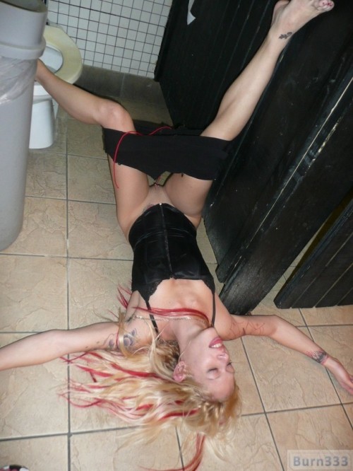 ronin-soul-leo:Drunk skinny blonde bitch adult photos