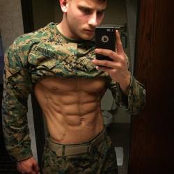 aplethoraofmen: Marine Abs 