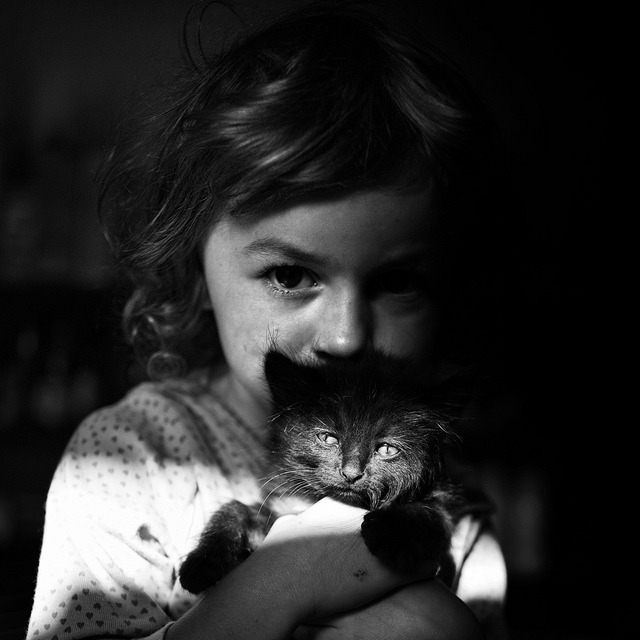 valscrapbook:  New friend. by lab oil on Flickr.