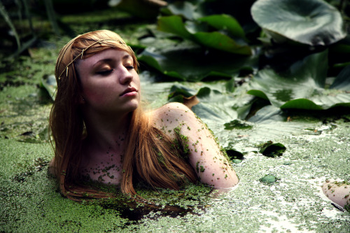 blathh:  blathh:  Actual Mermaid. Photographer & MUA: Sophie BooseyModel: Blath  Reminder that these exist. 