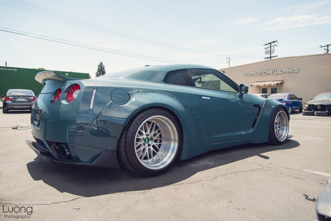 stancenation:  Meaty Liberty Walk GTR. // http://wp.me/pQOO9-mWq