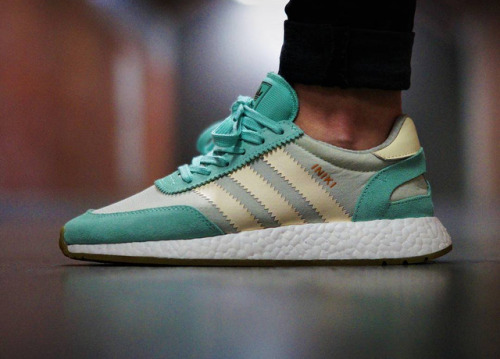 Chispa  chispear Gimnasta Varios Adidas Iniki Runner Boost wmns - Easy Green/Cream... – Sweetsoles –  Sneakers, kicks and trainers.