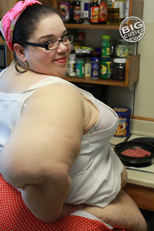 bigcutieecho: Kitchen Cutie www.echo.bigcuties.com