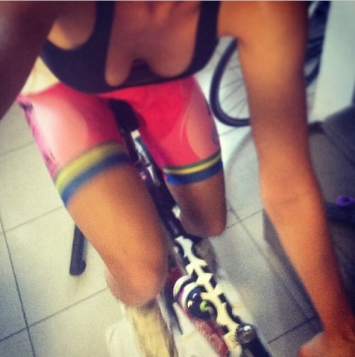 cyclingchicks:  Priscila Benicio