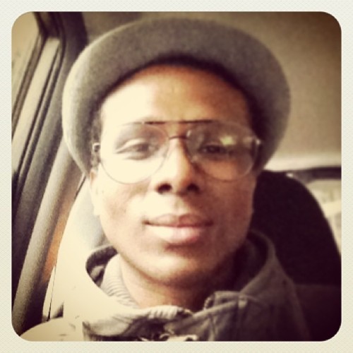 Um Rol... #me #eu #black #fashion #cold #frio #passeio #smile #glass #instapic #instagram (em Avenida