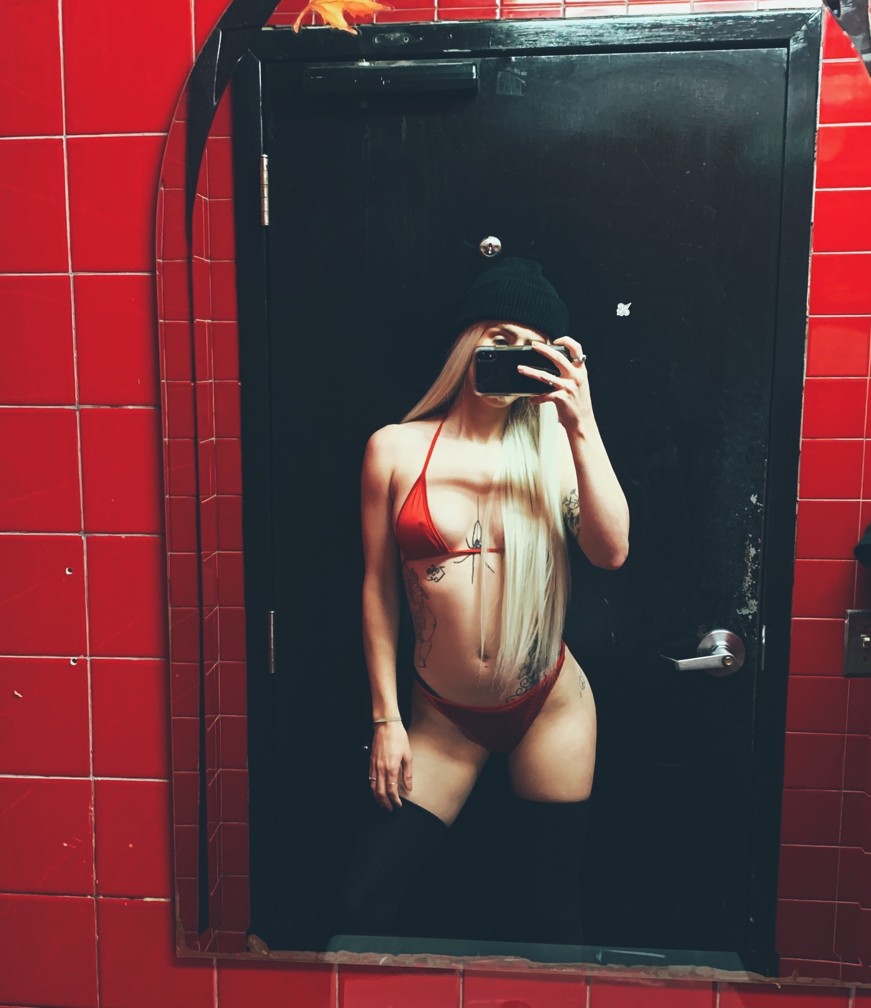 strippervixen:stupid boy think that I need him 