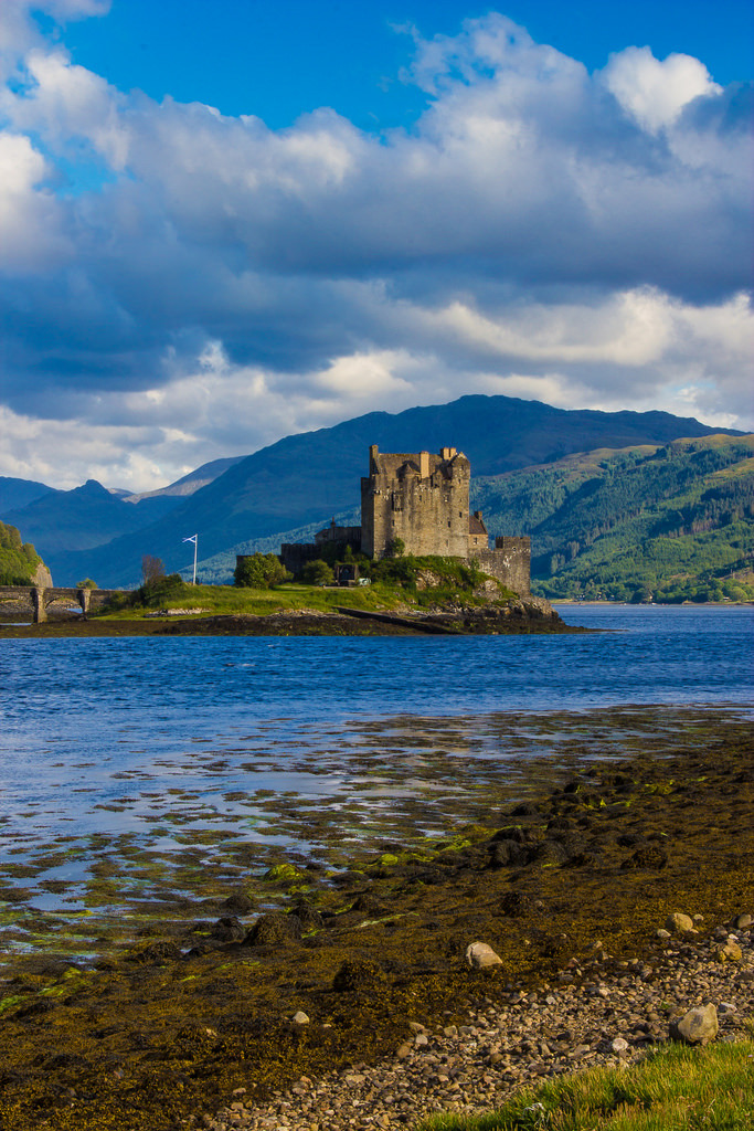 wanderthewood:  Eilean Donan Castle, Scotland by WeeWifie