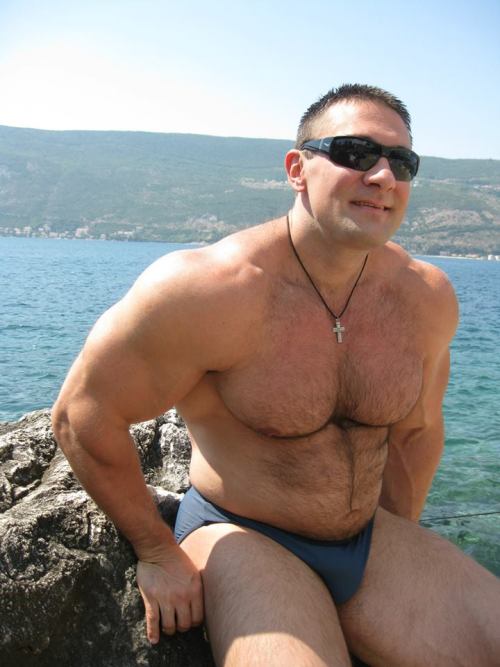 bearspower:   Pour les Bears et ceux qui les aiment http://bearspower.tumblr.com/ 