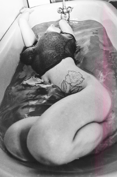 bw-picabomb:  http://lingeriebomb.tumblr.com/ http://bw-picabomb.tumblr.com/ http://picabomb.tumblr.com/