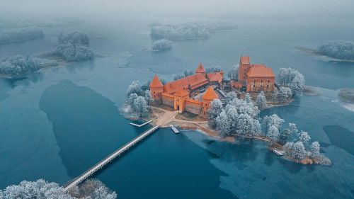 Trakai Island Castle, Trakai, Lake Galvé, Lithuania,© Andrius Aleksandravicius / Alam