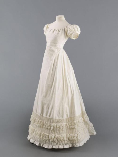 fashionsfromhistory: Dress & Stolec.1805-1815 / c.1814-1830 Palais Galliera