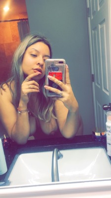 roxxannn:  Daddy come spoil me ;)  good morning babes   www.paypal.me/Kristtyleeann