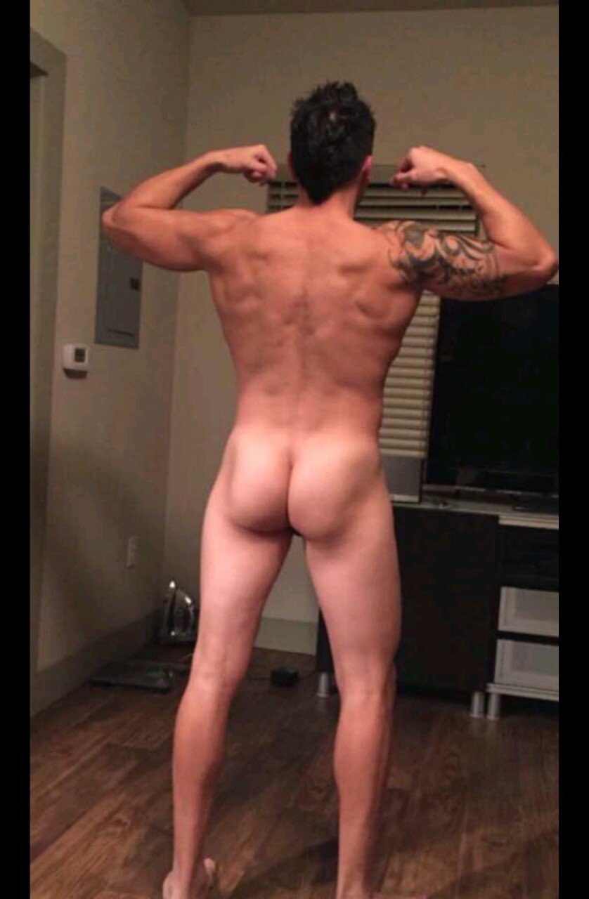 happilysweetfury:  Oscar ramos  Dat ass