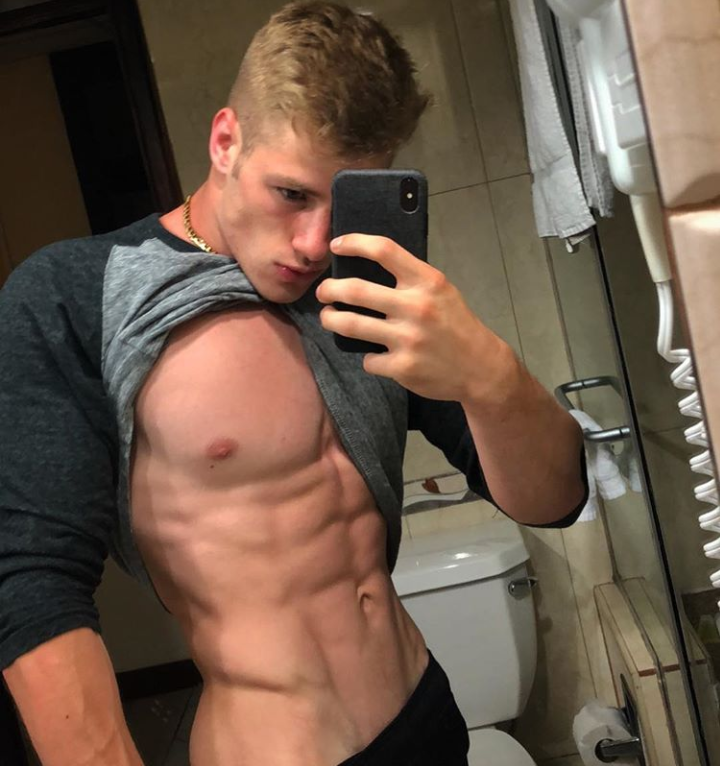 alphalosophy:Brain off. Tits out. Look hot. Serve cock. So simple even a jock boy