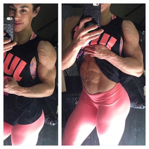 musclegirlsinmotion:  @valeriegarciagiovanoli : Holding a ton of water from sodium load and 2 gallons of water intake, but haven’t loss the vascularity 😜 #3DaysOut #WingsOfStrength #Physique #IFBB #TexasPro #wpd #ripped #HardFitness #fitlife #fitness