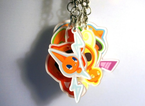 I like Rotoms too much that I ended up making my own keychains ヽ(○´∀`)ﾉ♪You can get yours from my St